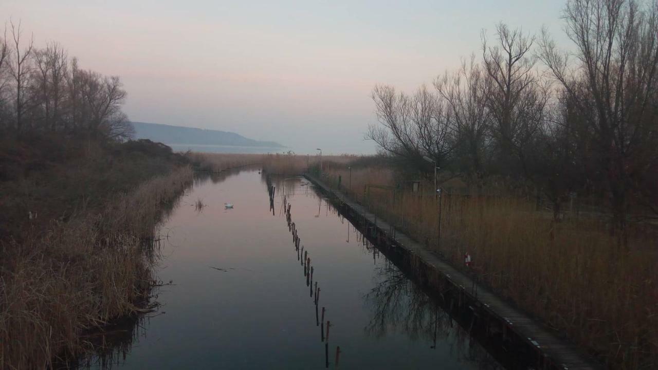 Nóra Apartman Apartamento Balatonfůzfő Exterior foto